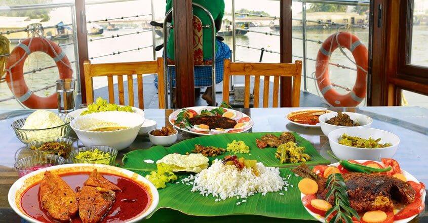 What to Expect on a Kerala Houseboat in Alleppey