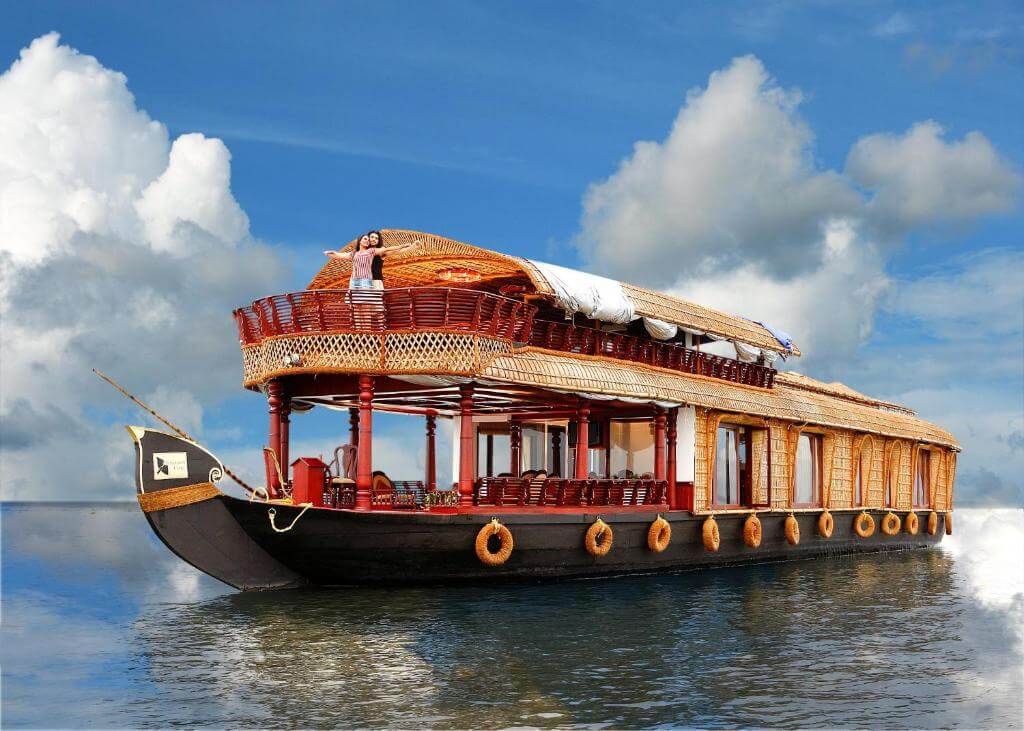 What to Expect on a Kerala Houseboat in Alleppey