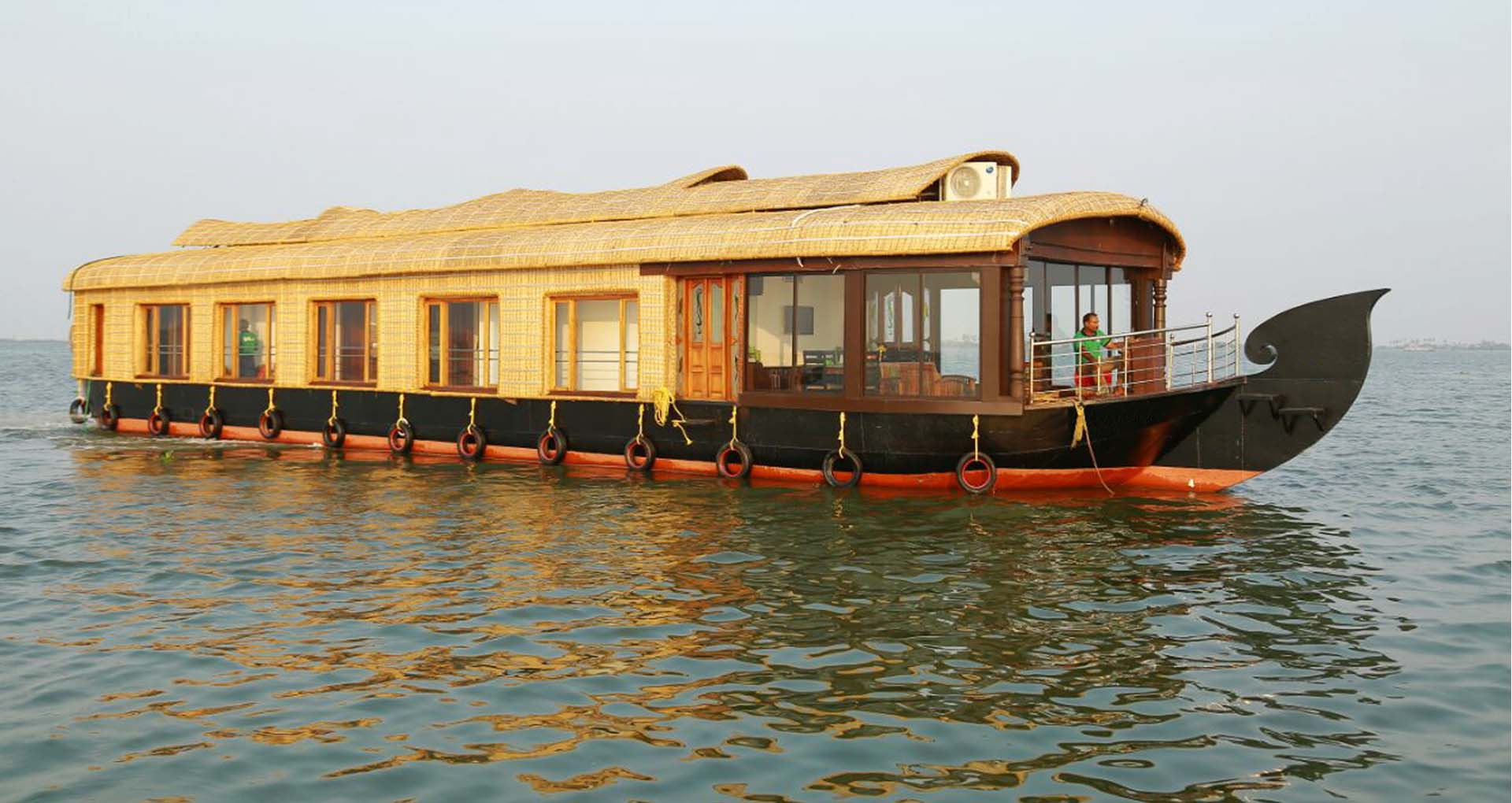 What to Expect on a Kerala Houseboat in Alleppey 