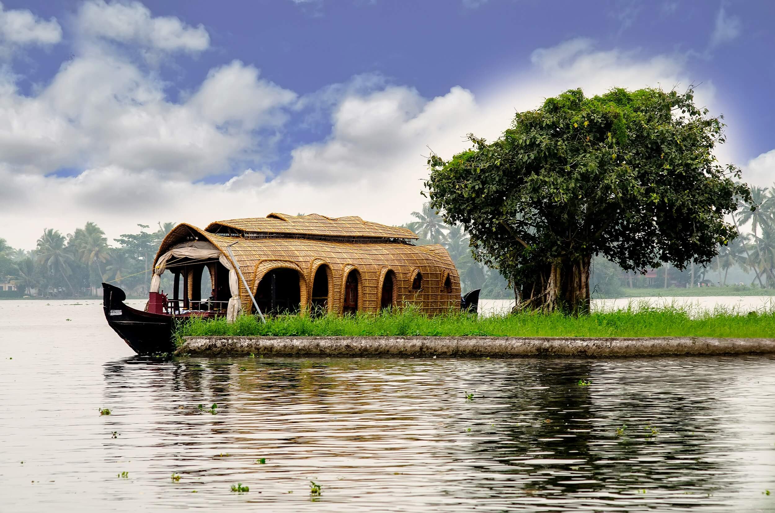 Which is the Best Time for Houseboating in Alleppey?