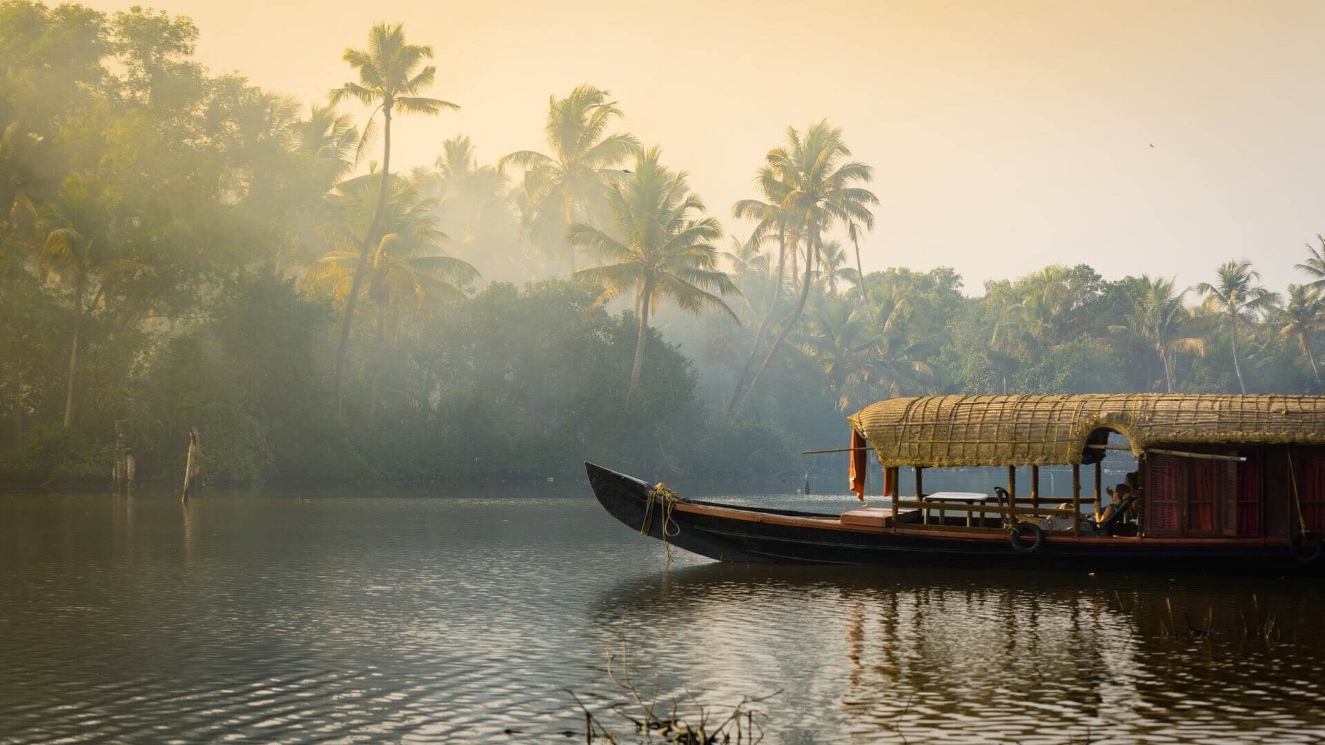 Which is the Best Time for Houseboating in Alleppey?